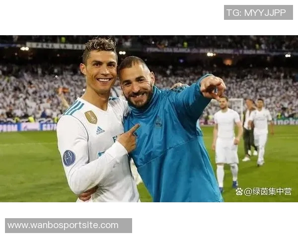 本泽马心目中的最佳足球阵容揭晓大罗C罗梅西领衔锋线小罗齐达内入选 本泽马心目中的最佳足球阵容揭晓大罗C罗梅西领衔锋线小罗齐达内入选