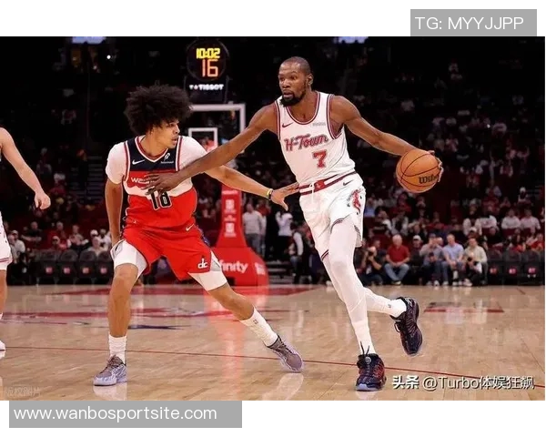 乌度卡称赞伊森投篮自信提升进攻空间表现出色