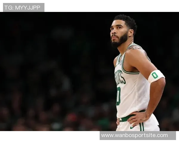 布朗称赞塔图姆积极参与客场比赛展现出色团队精神