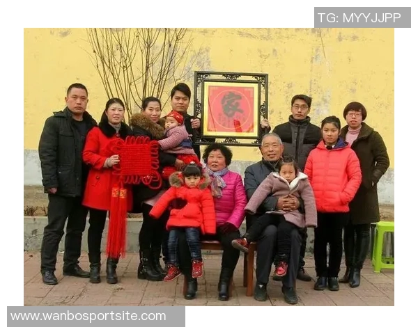 幸福满满的一家人库嫂分享全家福照甜蜜瞬间温馨满溢